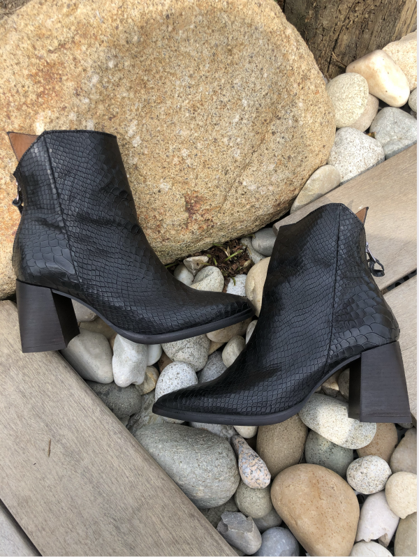BOOTS BOA CUT NERO
