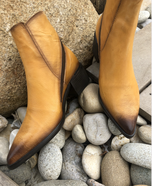 BOOTS PARKER NARCISSUS – Image 2